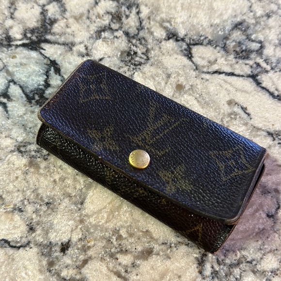 Louis Vuitton Accessories - Authentic Louis Vuitton Key Case